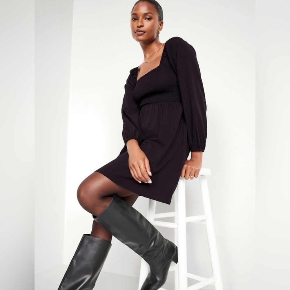 NWT! On Black Clip Dot Fit & Flare Long-Sleeve Mini Dress - Multiple Sizes💜 - Picture 4 of 10